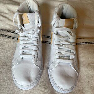 Nike Hightop Shoes | Women's size 7